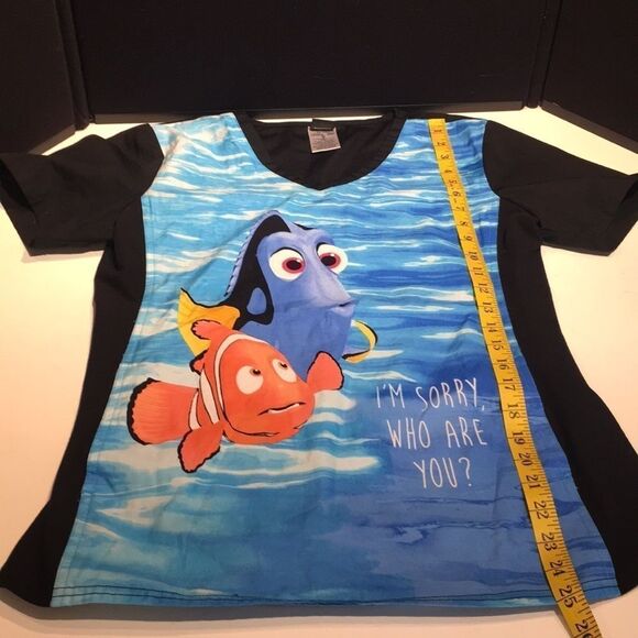 Disney Finding Nemo Finding Dori Nursing Scrub Top Size Small - Picture 9 of 11